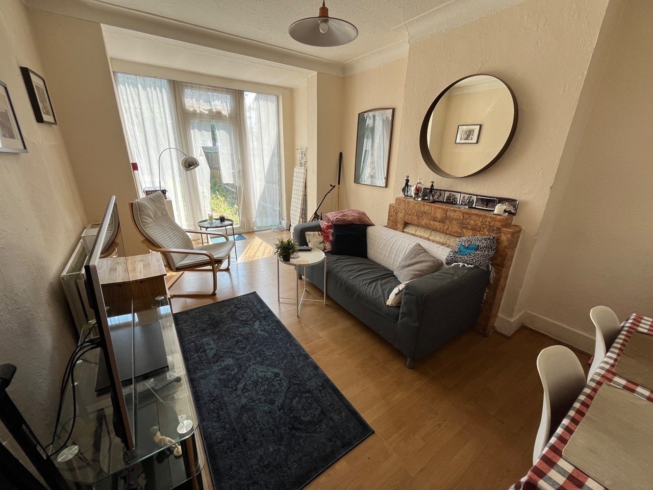 Room Geary Road in Greater London