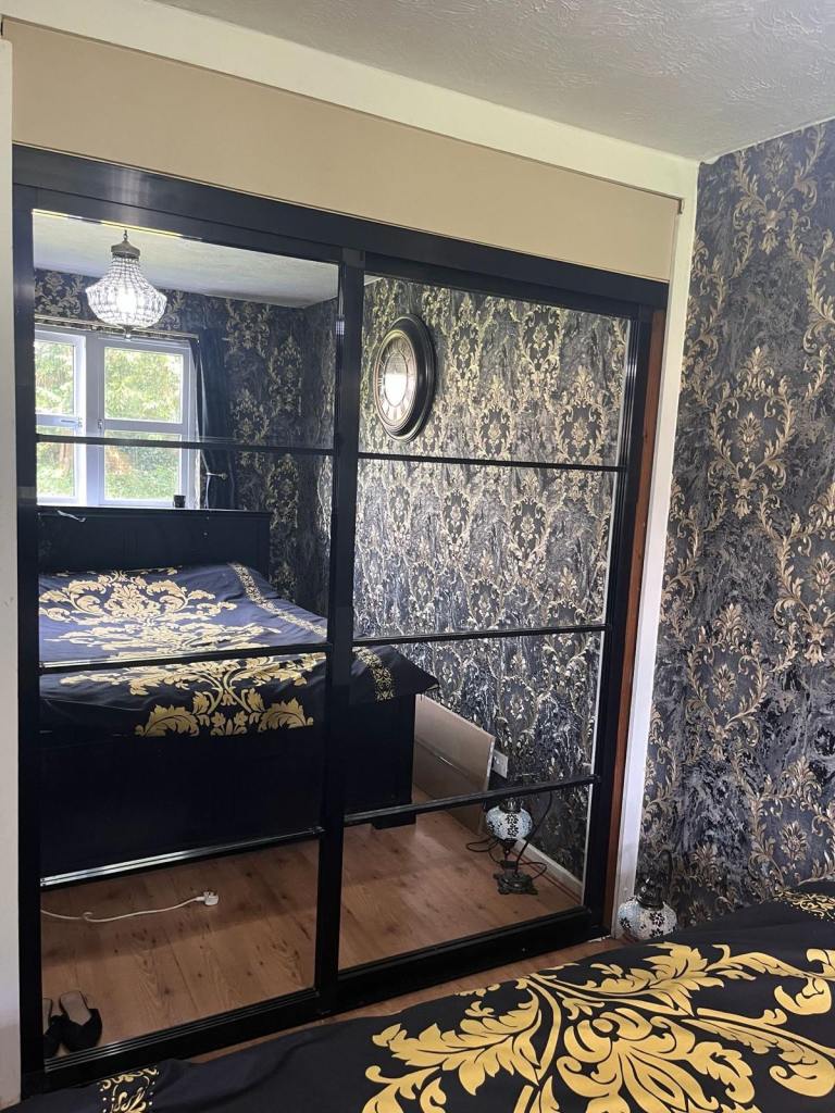 Flat Le May Avenue in Greater London