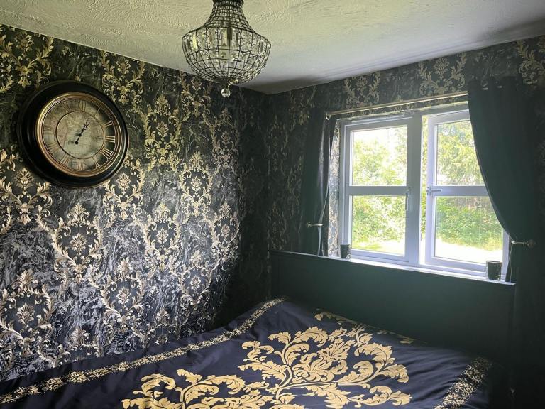 Flat Le May Avenue in Greater London