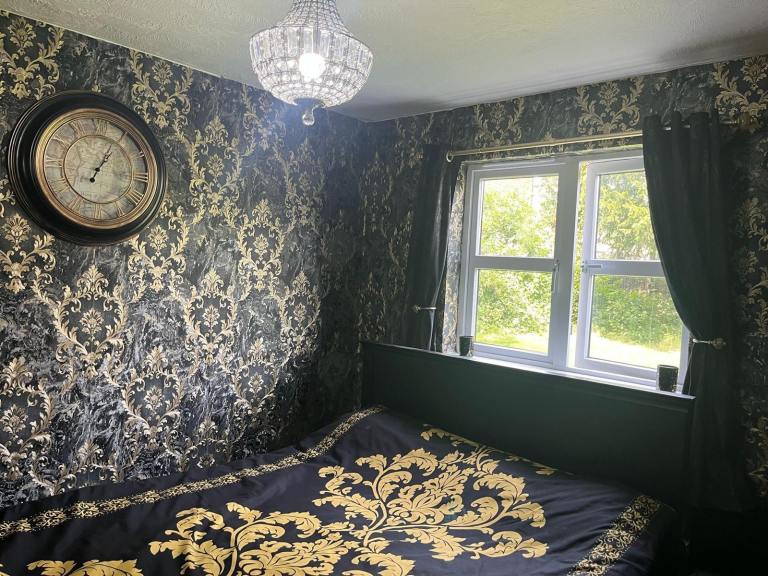 Flat Le May Avenue in Greater London