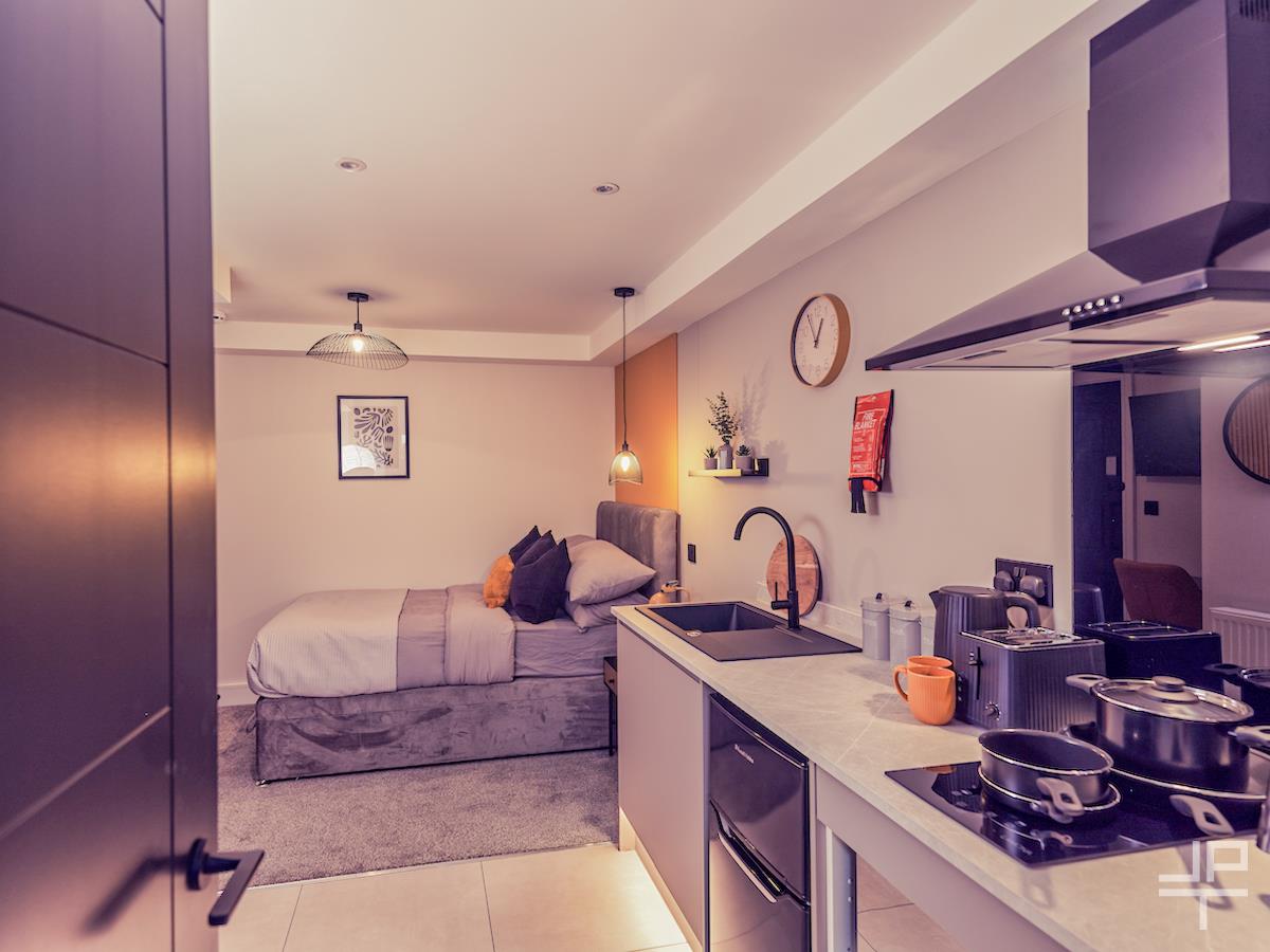 Room Manchester Road in Warrington