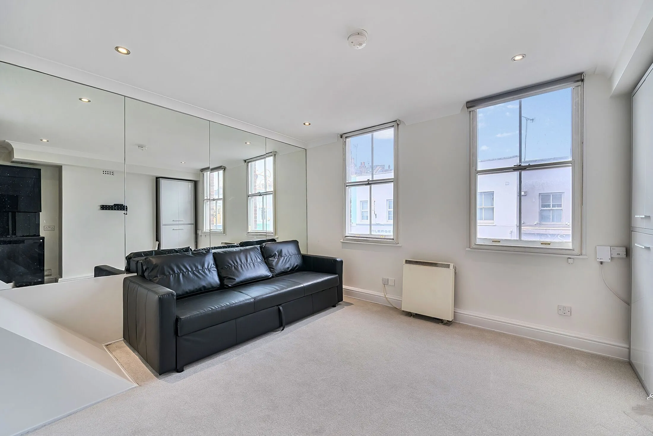 Flat Walton Street in Greater London