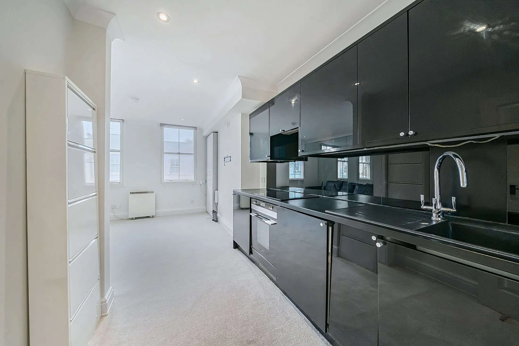 Flat Walton Street in Greater London