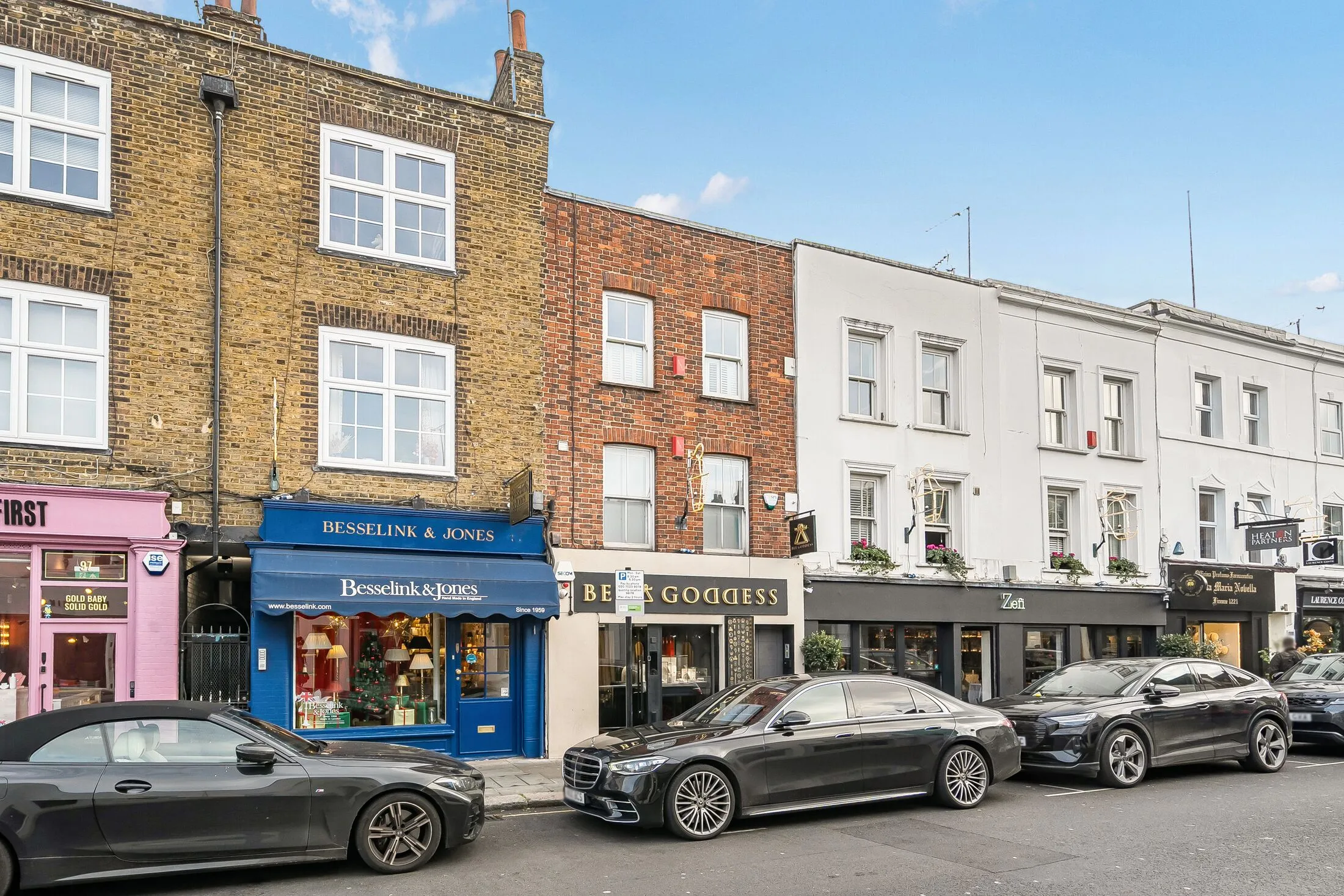 Flat Walton Street in Greater London