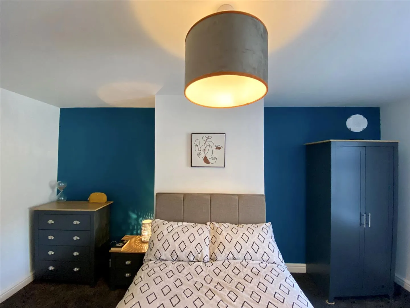 Room Hapton Road in Padiham