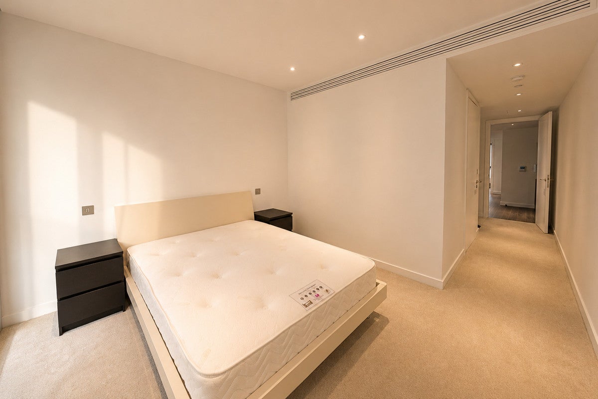 Flat Canter Way in Greater London