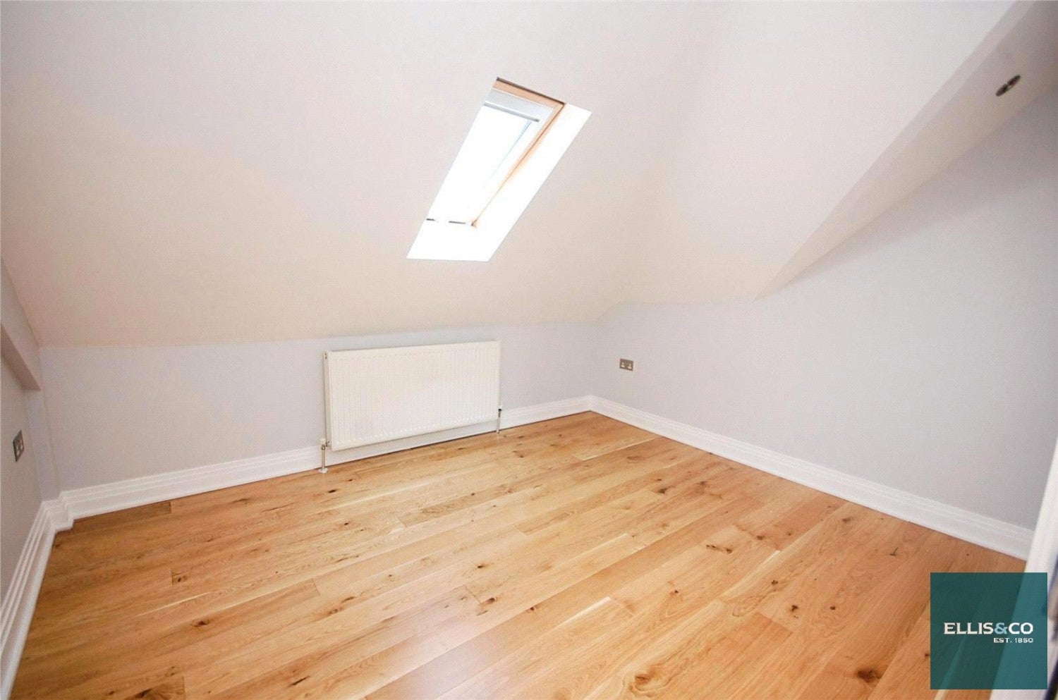 Flat Manor View in Greater London