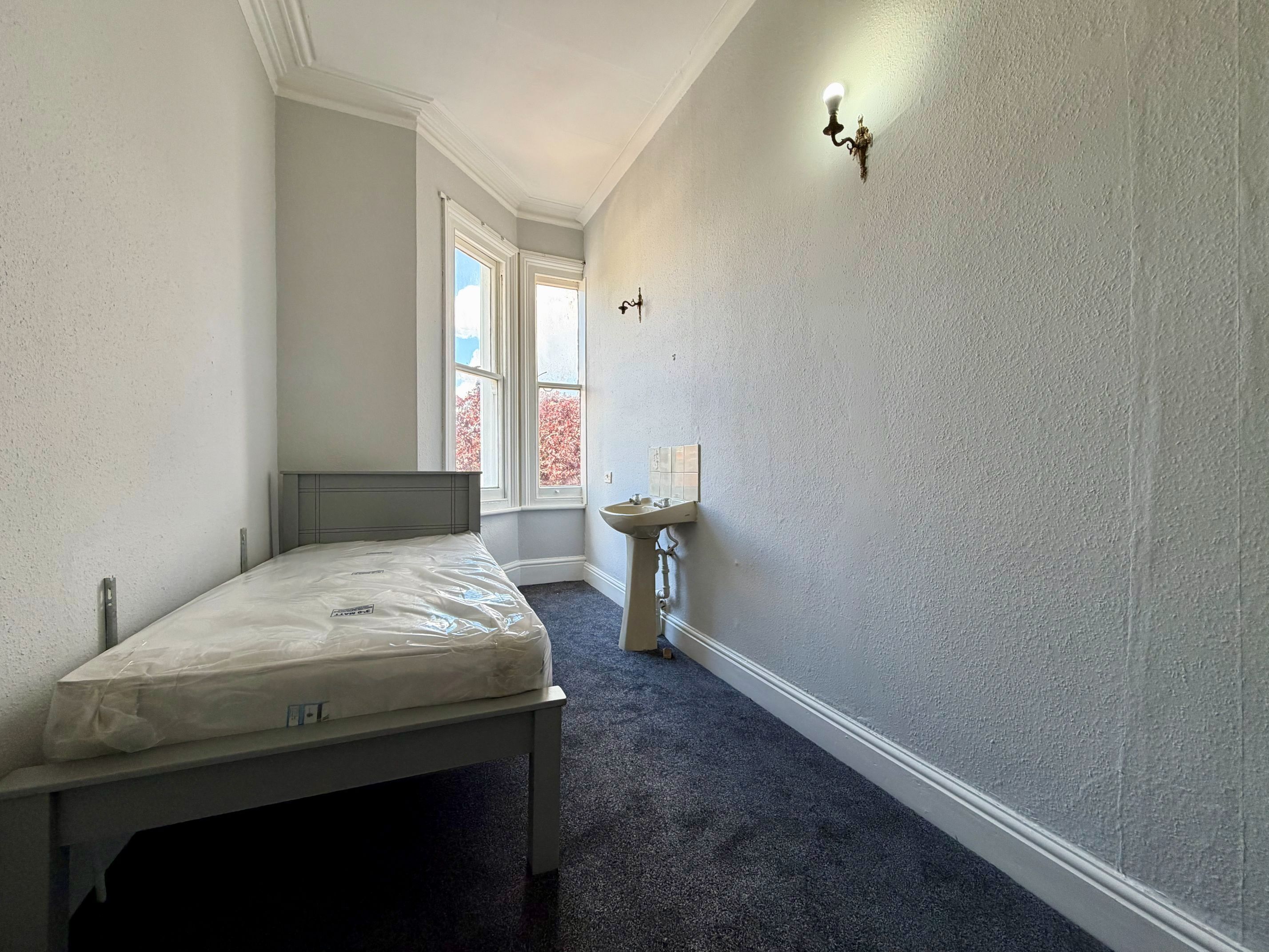 Flat Russell Terrace in Royal Leamington Spa