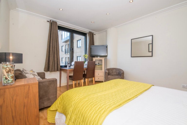 Room Cromwell Road in Greater London
