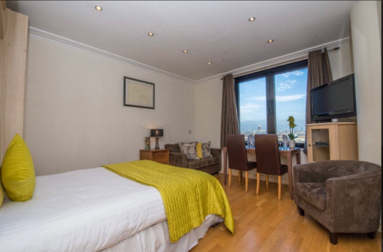 Room Cromwell Road in Greater London