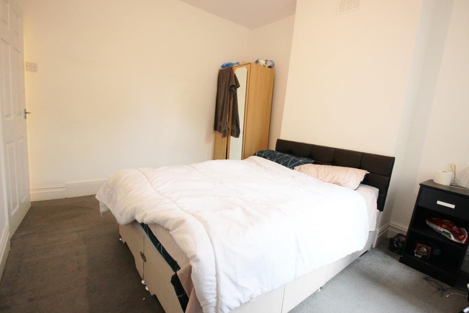 Flat Abbey Terrace in Greater London