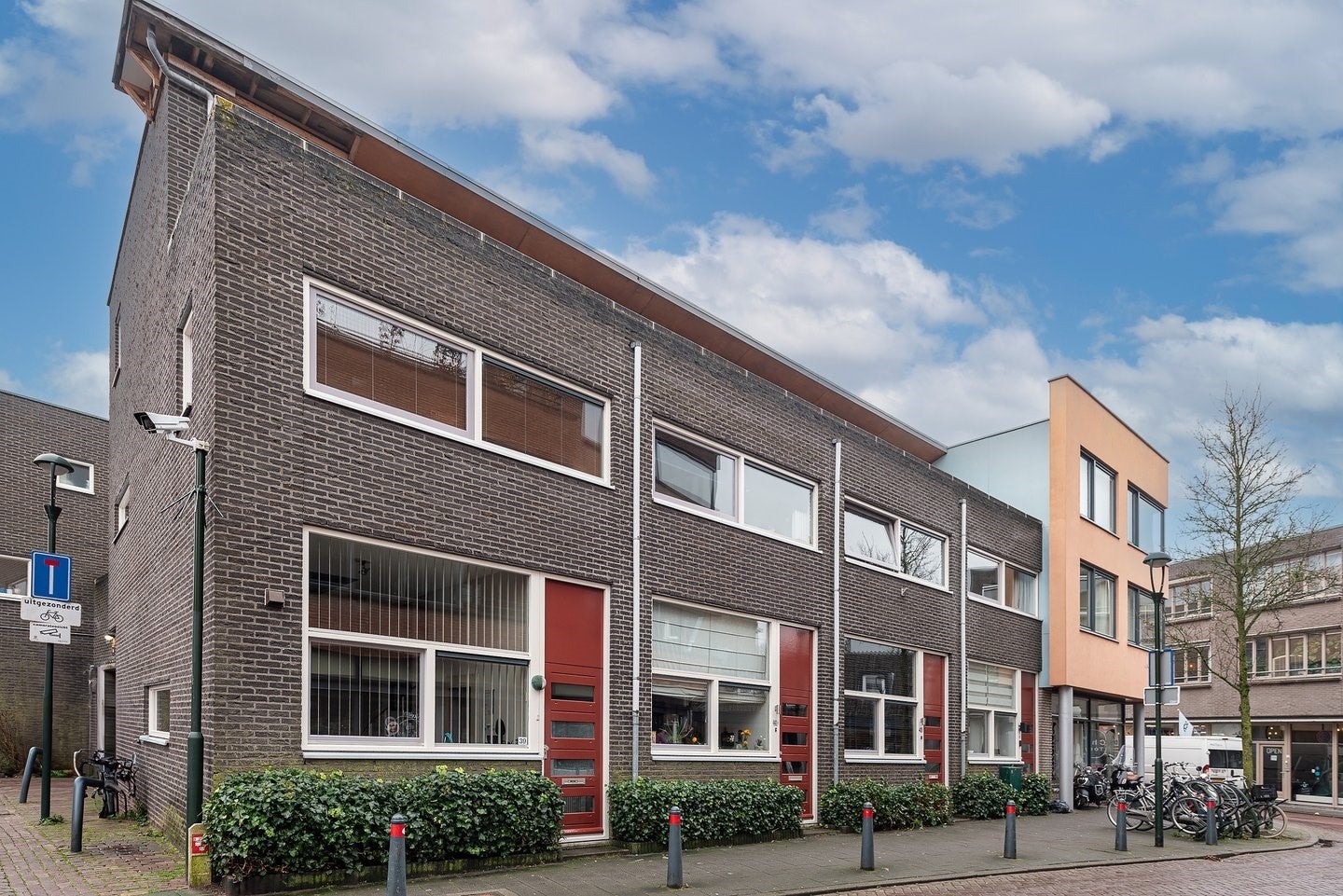 Huis Bussumerstraat 1211 BH in Hilversum