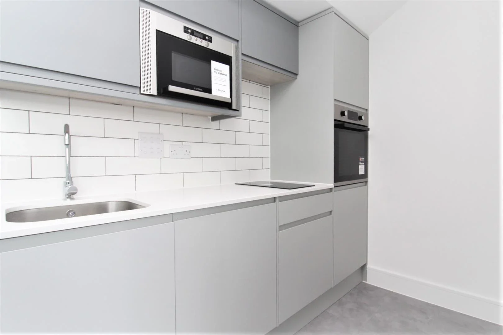 Flat Canning Square in Greater London