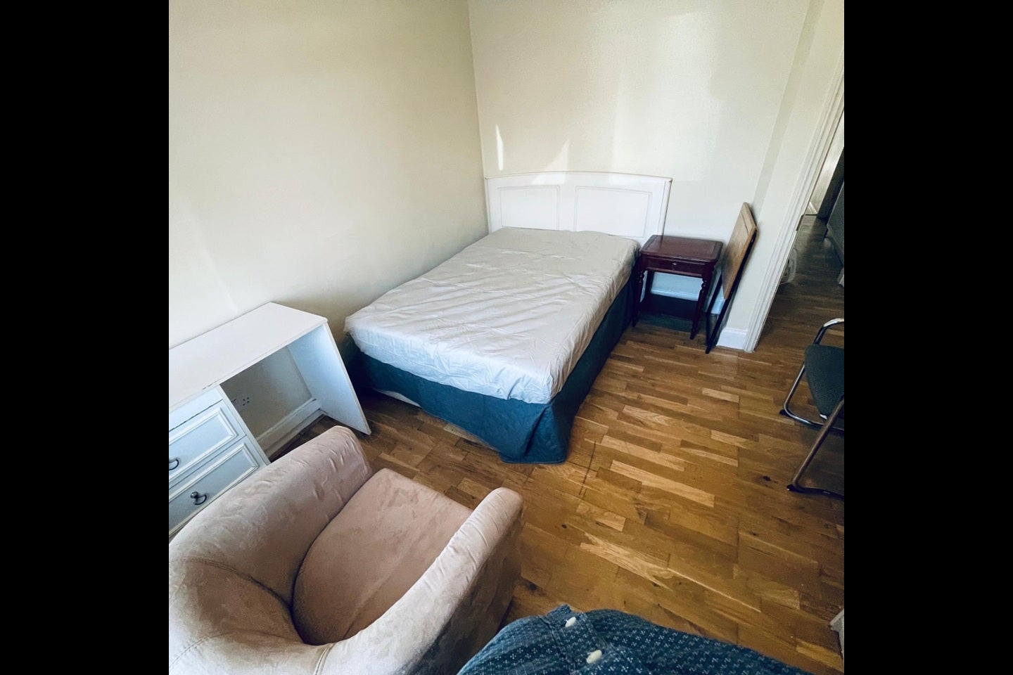 Room Durnsford Road in Greater London