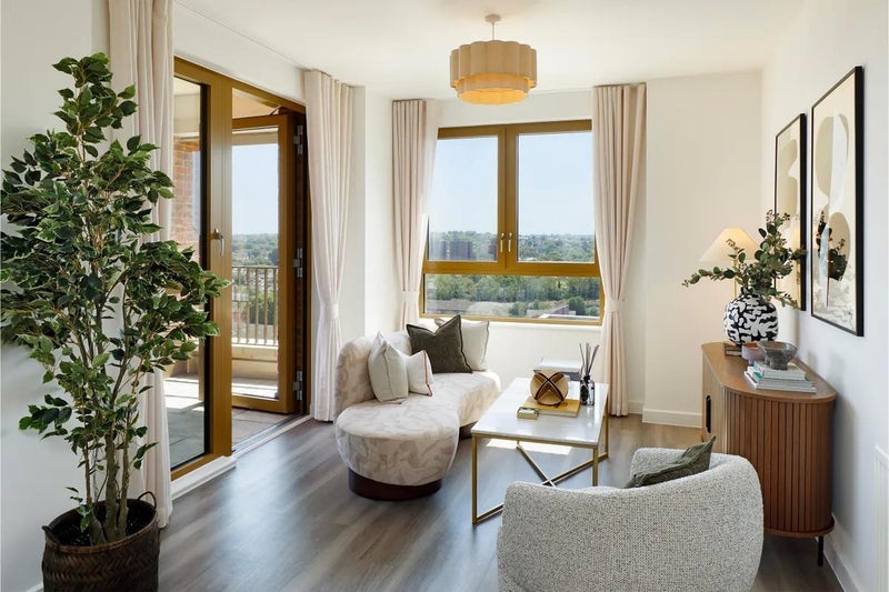 Room Ilderton Road in Greater London