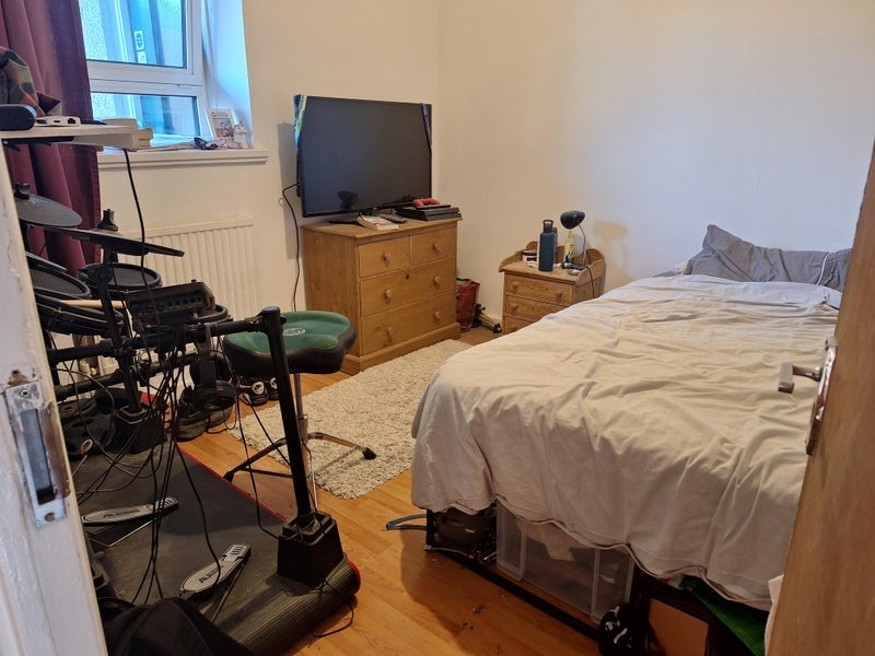 Flat Burdett Road in Greater London