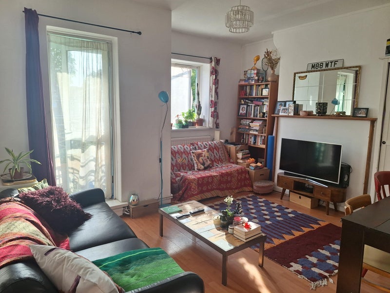 Flat Burdett Road in Greater London