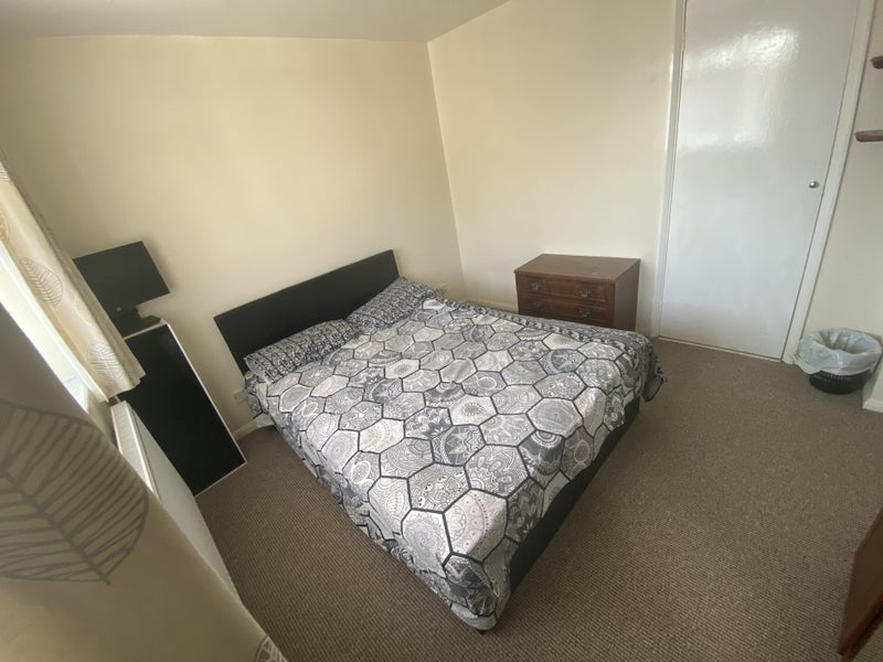 Room Goodman Park in Slough