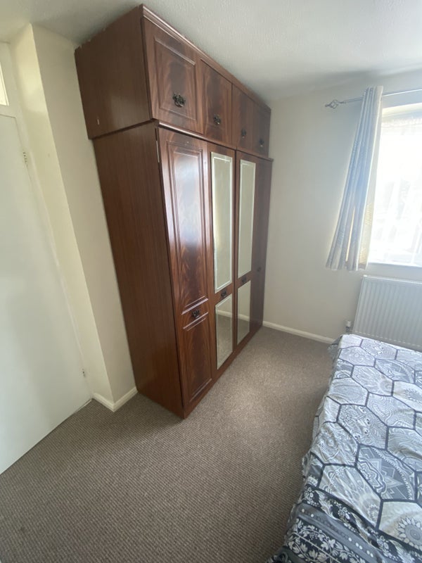 Room Goodman Park in Slough