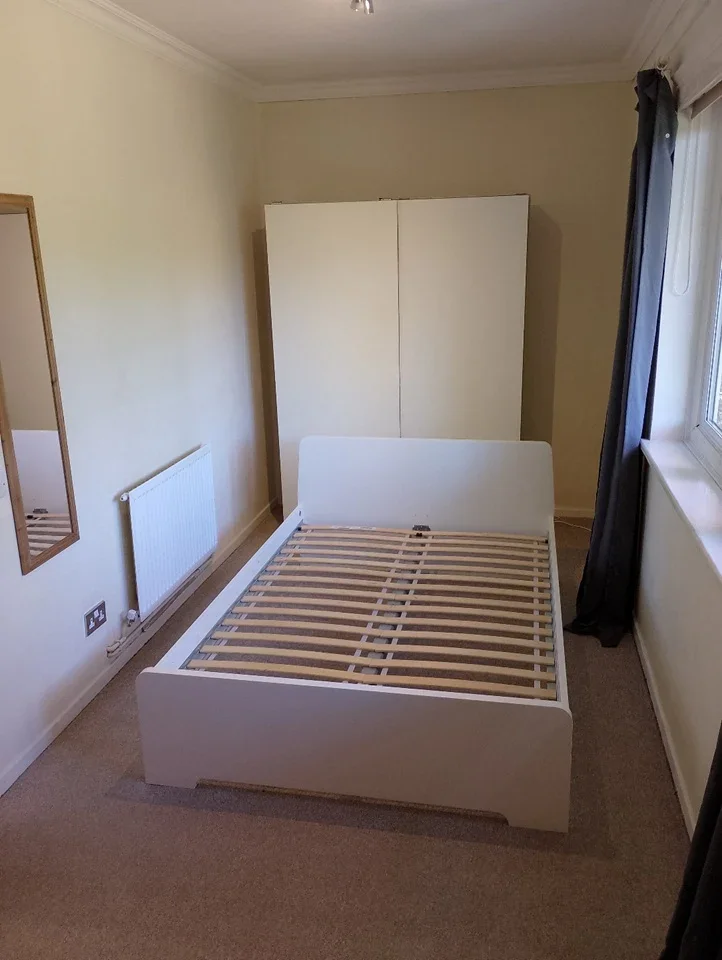 Flat Carew Road in Greater London