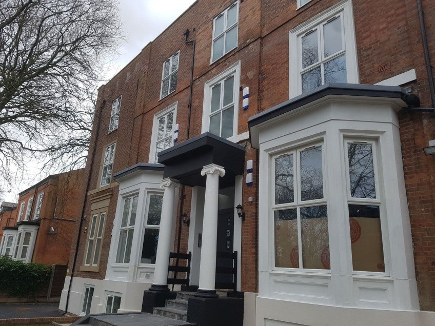Flat Wynnstay Grove in Manchester