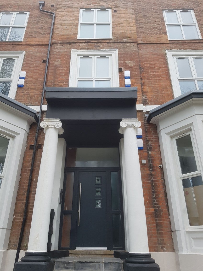 Flat Wynnstay Grove in Manchester