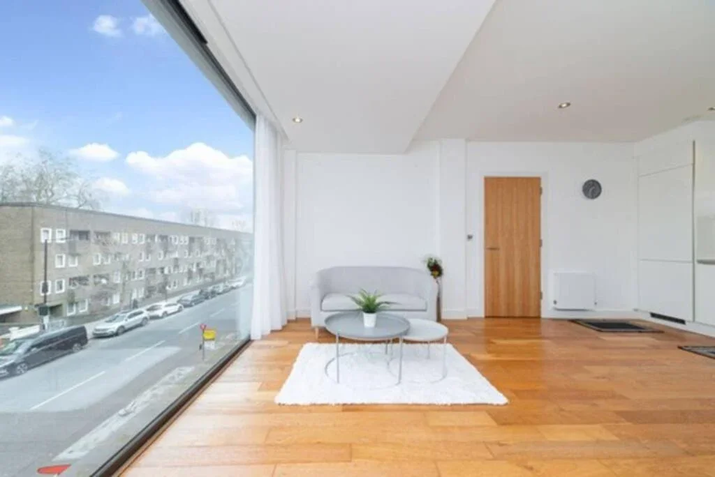 Flat Elgin Avenue in City of Westminster