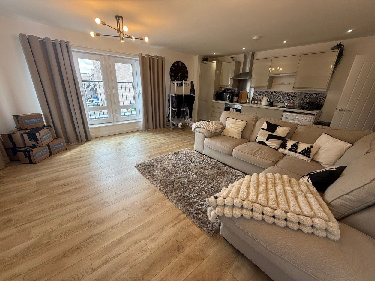 Flat Beaufort Road in Kingswood