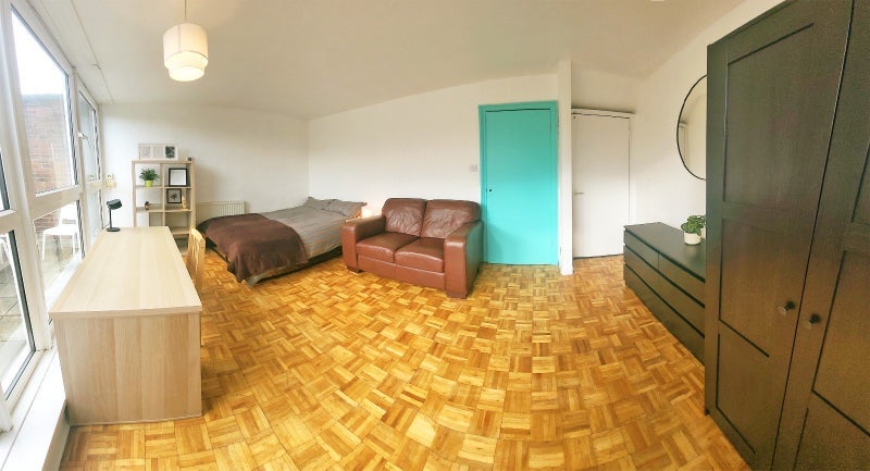 Room Crondall Street in Greater London