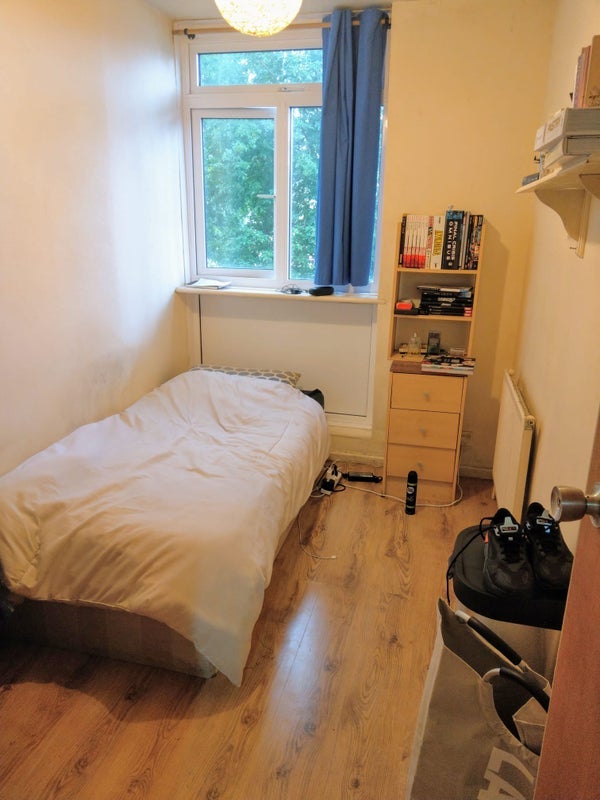 Room Mile End Road in Greater London