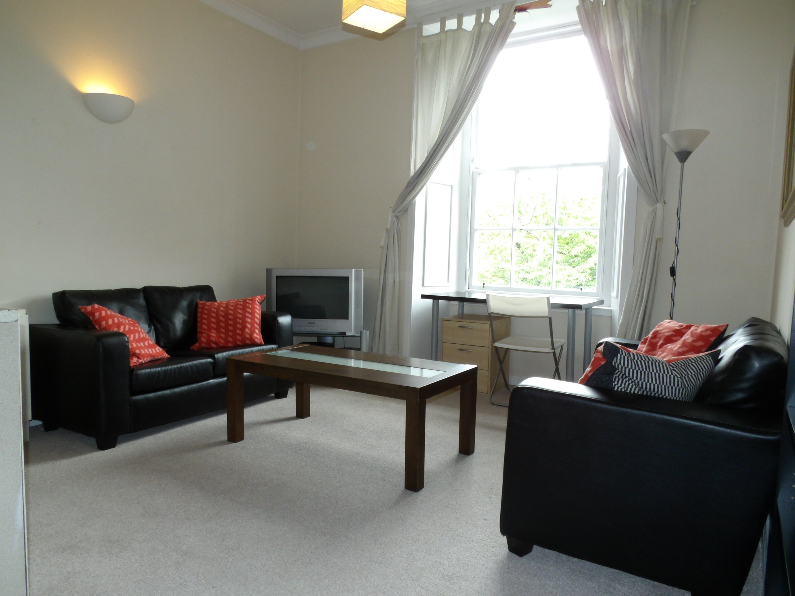 Flat Candleriggs in Glasgow