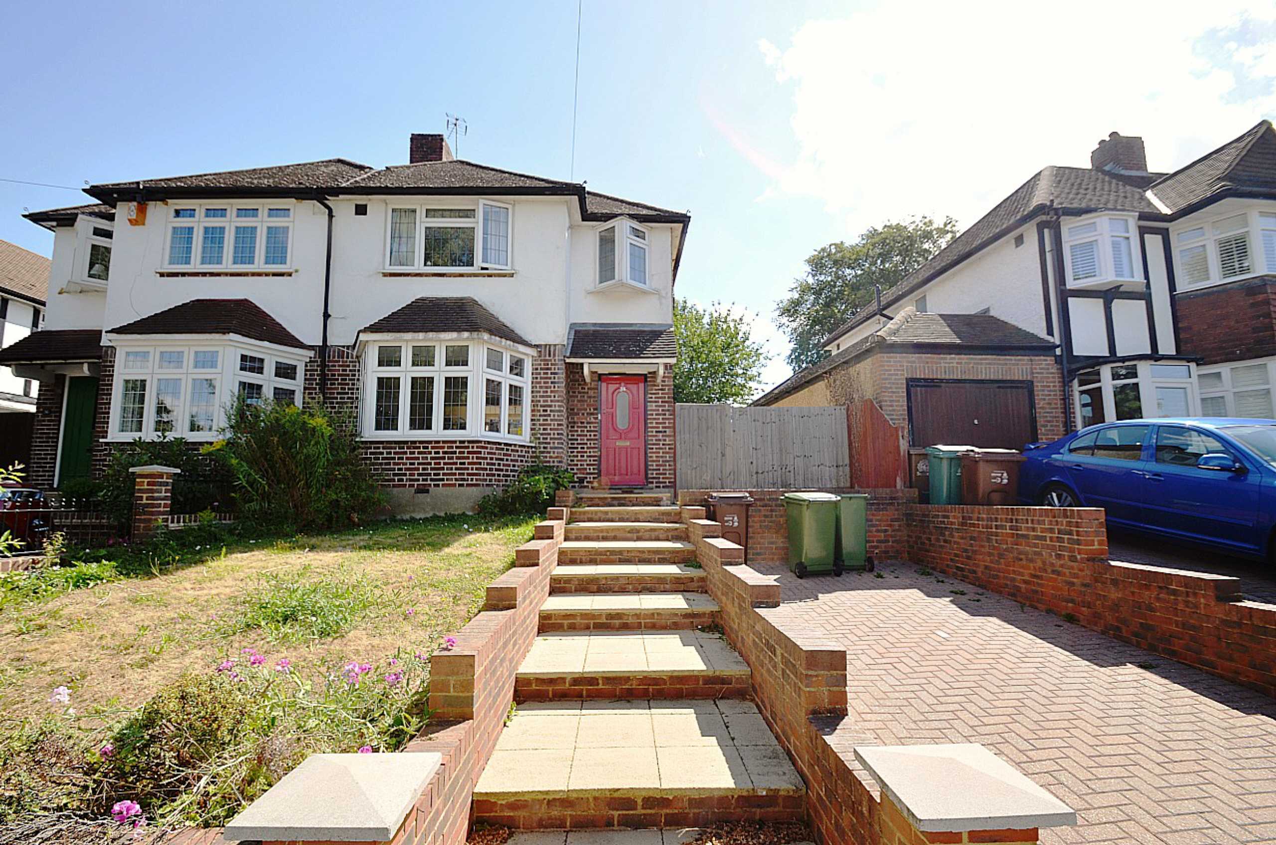 House Carlisle Road in Greater London
