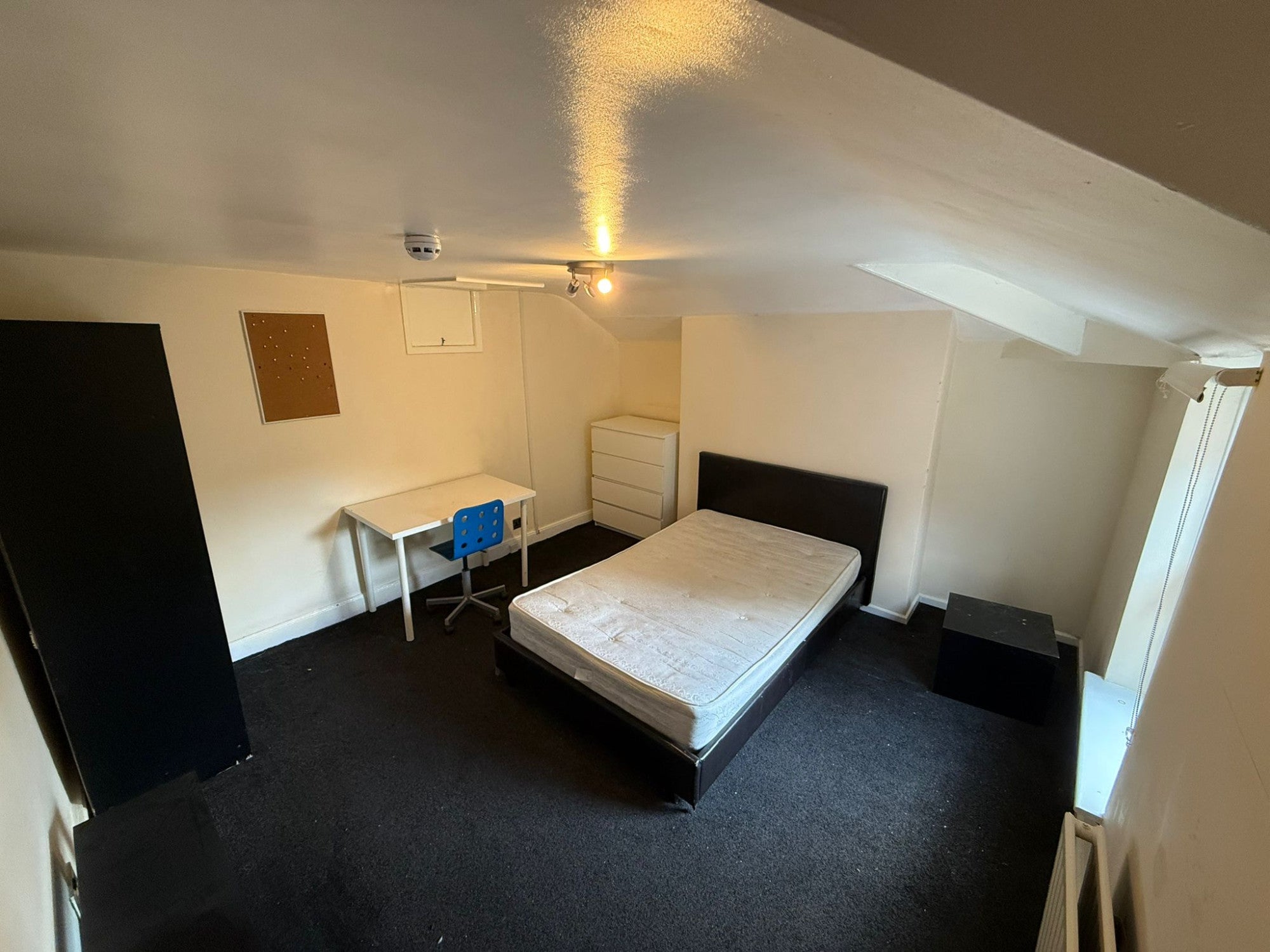 Room Mauldeth Road in Manchester