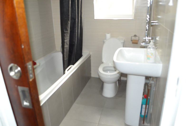 Room Upton Lane in Greater London