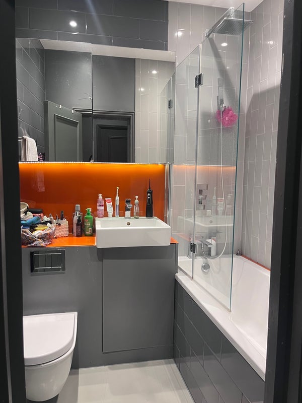 Room Lillie Road in Greater London