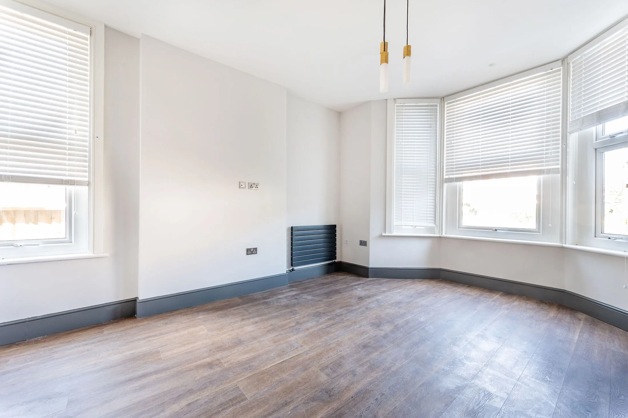 Flat Greyhound Lane in Greater London