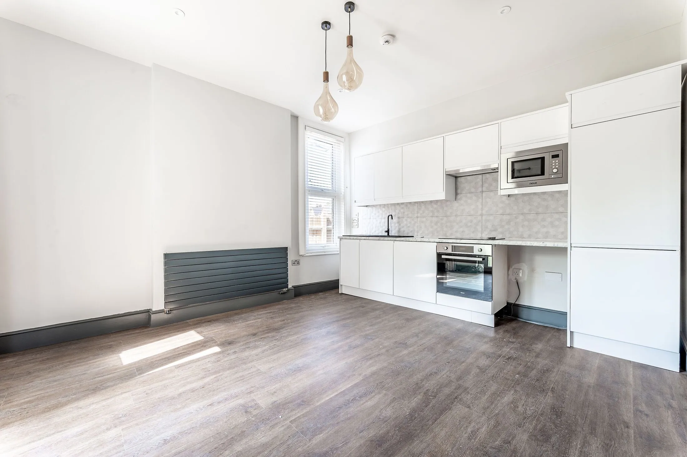 Flat Greyhound Lane in Greater London
