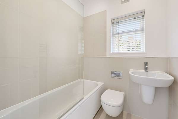Flat Pont Street in Greater London