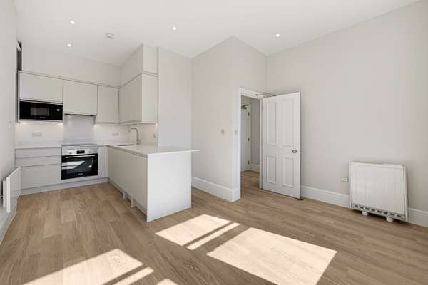 Flat Pont Street in Greater London