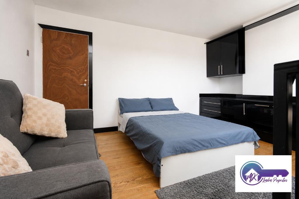 Flat Royal College Street in Greater London