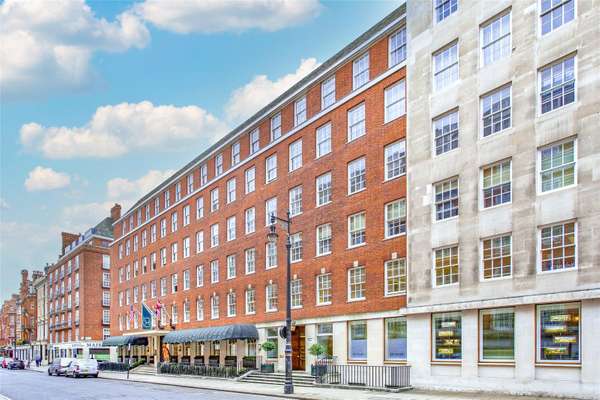 Flat Grosvenor Square in City of Westminster