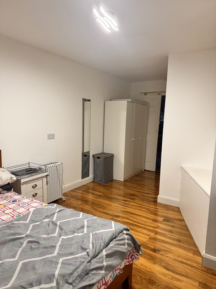 Room Watford Road in Three Rivers