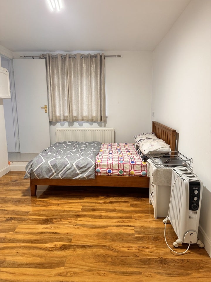 Room Watford Road in Three Rivers