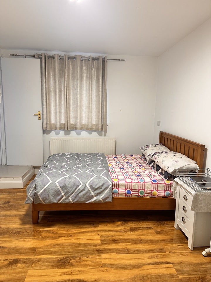 Room Watford Road in Three Rivers