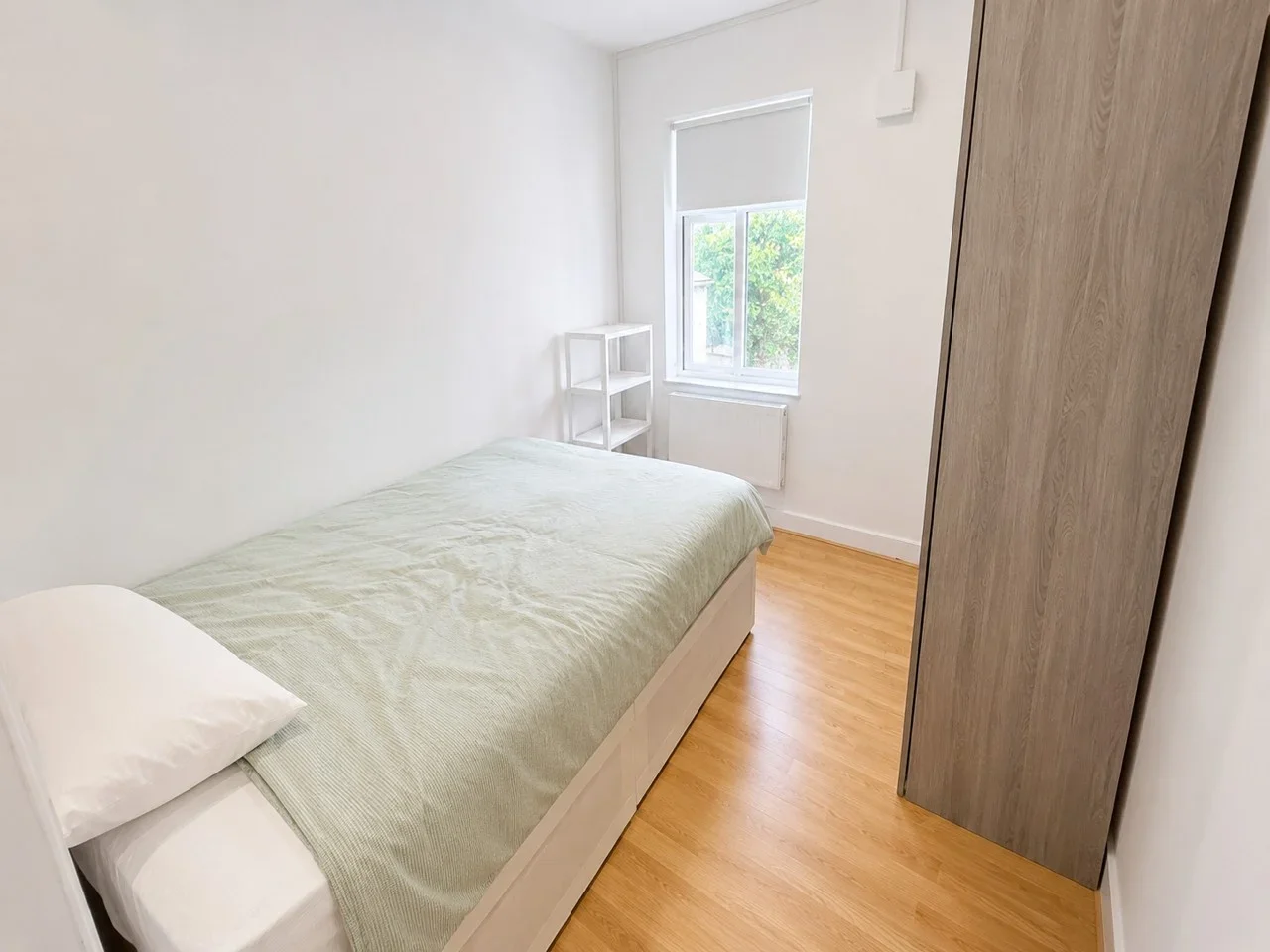 Flat Rucklidge Avenue in Greater London