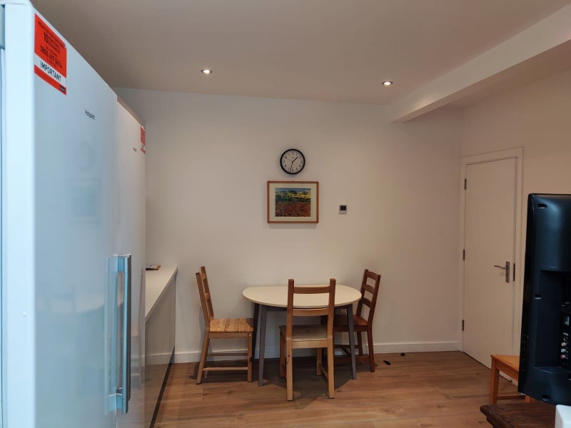 Room Smyrk's Road in Greater London