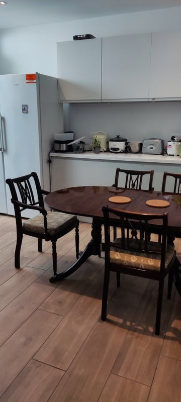 Room Smyrk's Road in Greater London