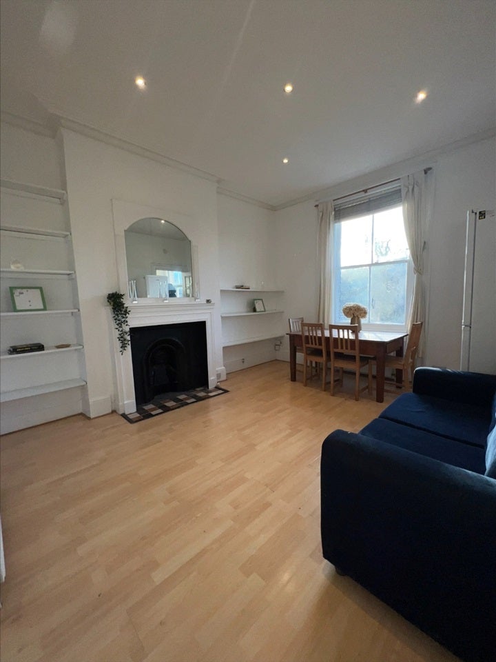 Flat Crouch Hill in Greater London