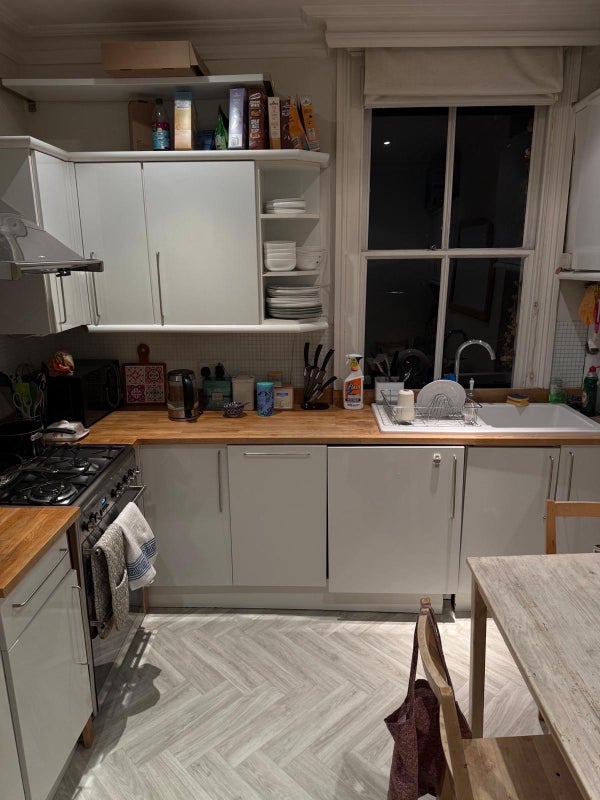 Room Raeburn Street in Greater London