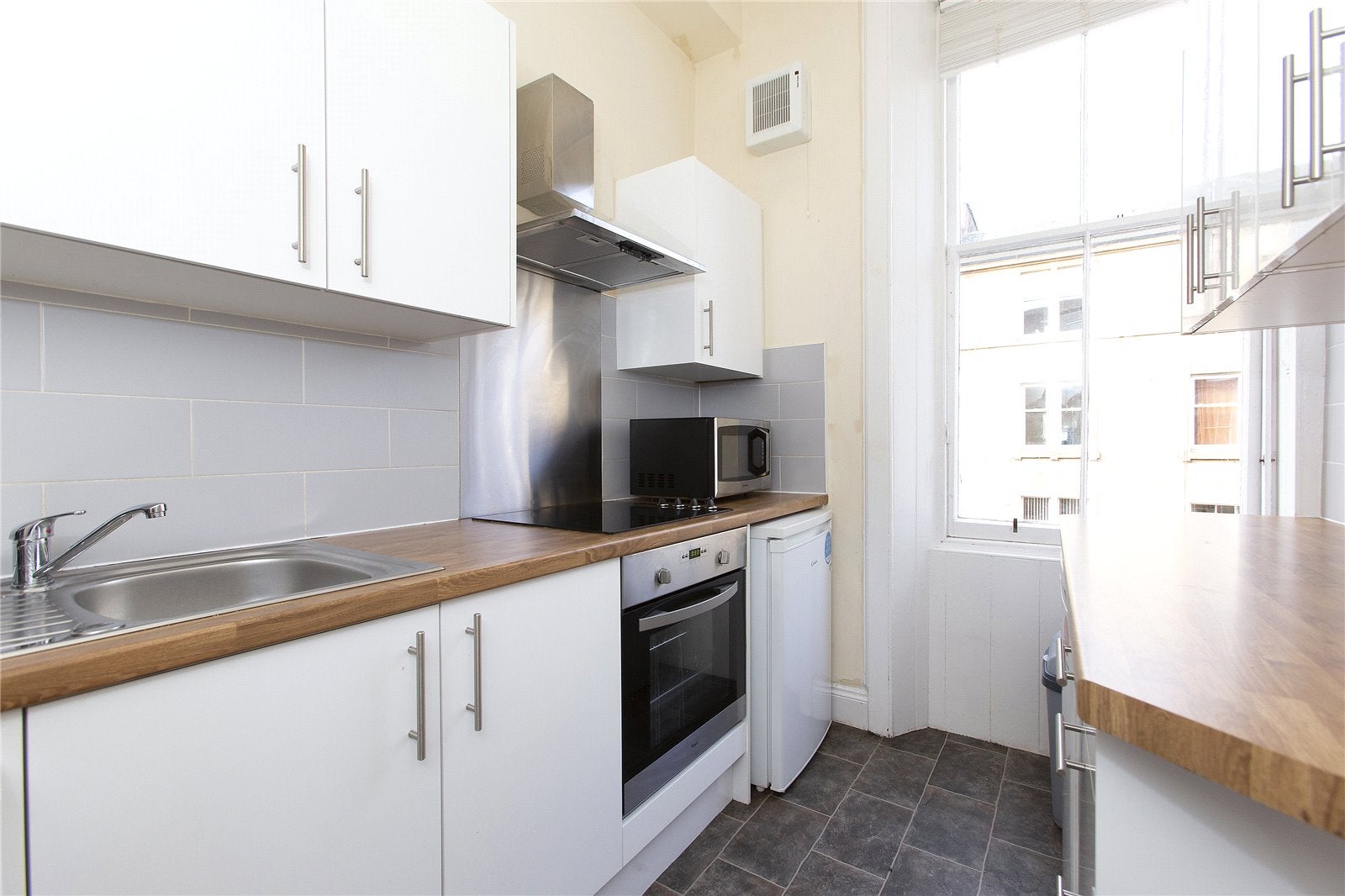 Flat Livingstone Place in City of Edinburgh